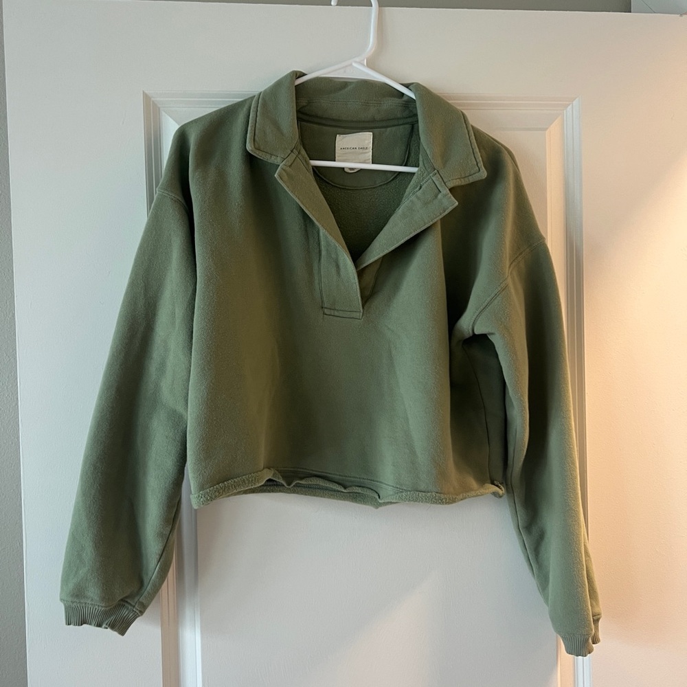 American Eagle Women's Green Pullover Top